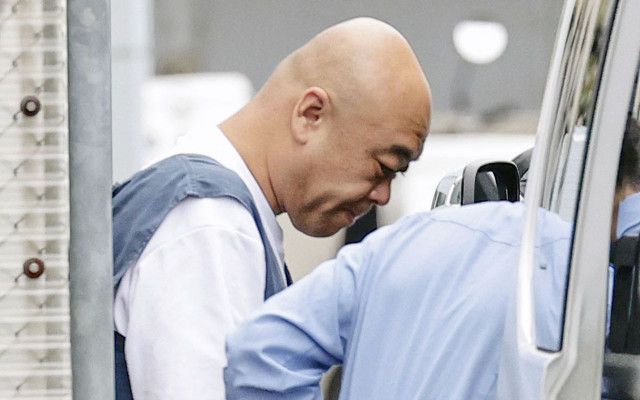 「中国の免許を日本のものに」“1000万円英国車”で小学生4人に突進…埼玉ひき逃げ事件・スキンヘッド中国人容疑者の悪行から浮かぶ“深刻すぎる問題”