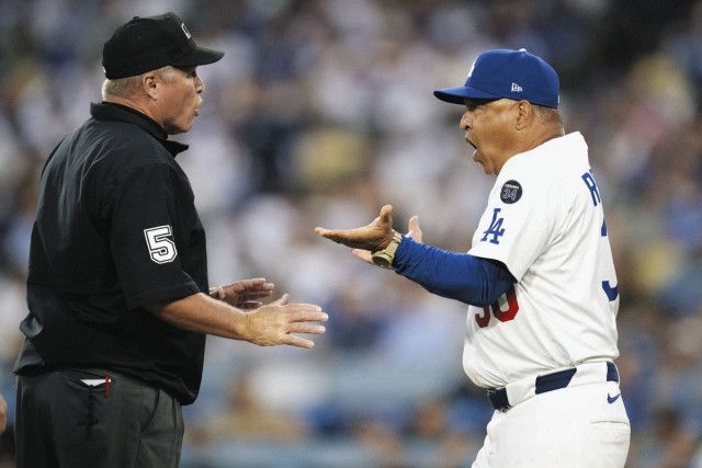 ドジャースを目の敵？　ロバーツ監督に退場宣告は「因縁の審判」…大谷翔平の報復死球を巡って大揉め