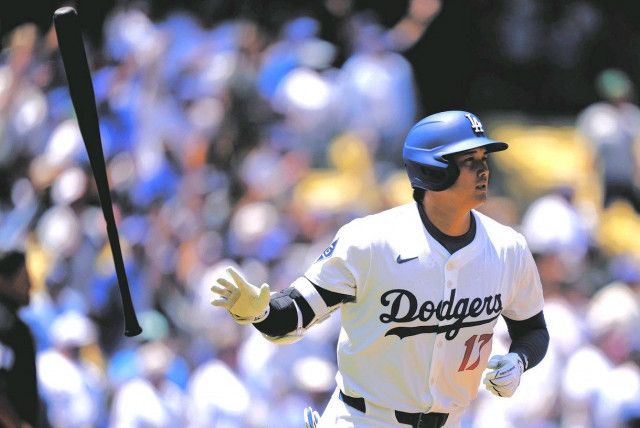 大谷翔平、キングの37号先制ソロは36号から15時間後の5戦連発弾…ロバーツ監督「フライが本塁打になる可能性が高い」最古の球場でメジャー記録に挑む
