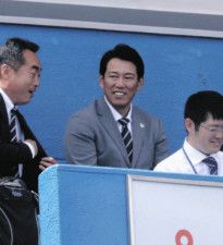東京六大学野球を視察した侍ジャパン・井端監督