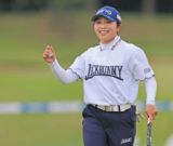 女子ゴルフ・佐久間朱莉、悲願の初優勝へ首位タイに浮上　今度こそ師匠・ジャンボ尾崎に吉報の報告を
