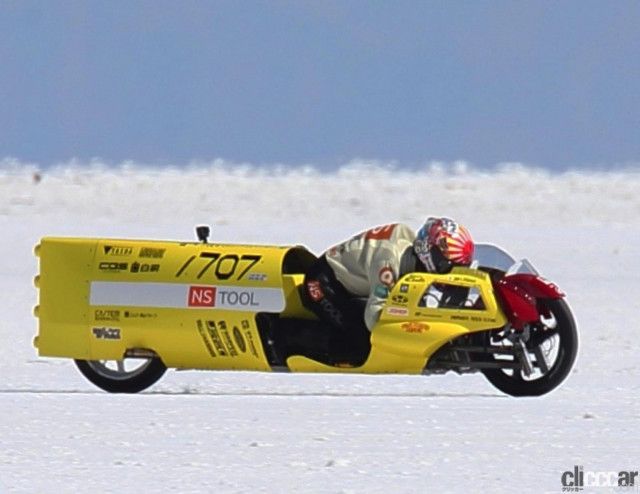 50ccバイクが128km/hオーバー？ 時価3000万円の「世界最速の原付」が公開走行テストを実施