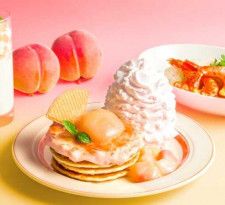 【Eggs ’n Things】桃がいっぱいのパンケーキと夏カレーが登場♡