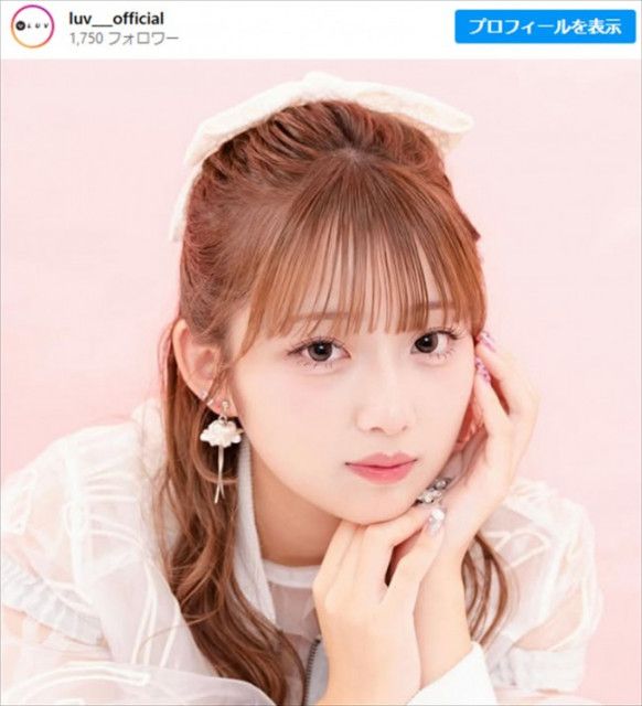 辻希美の17歳娘、ニット×ミニスカで美スタイル全開 新年の抱負は「自分らしく新しい事に挑戦」(クランクイン!) - goo ニュース