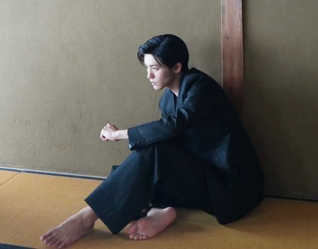 Snow Man・目黒蓮、”畳×目黒くん最高”『GQ JAPAN』10月号オフ