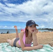 人気YouTuberの中町綾、青い空と青い海＆ビキニショット披露「自分のマインドも体型もだーいすき」