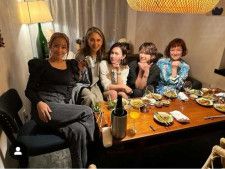 長谷川京子“美女揃いの食事会”左端の美女は人気芸人の妻『凄く綺麗になりましたよね』