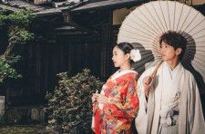 みちょぱ、夫・大倉士門の地元京都での結婚式　赤の打掛姿披露「何を着てもお似合い」