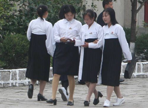 「女子生徒の学習意欲が低下」北朝鮮、金正恩の単純労働強制で