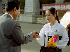 はびこる少女搾取…北朝鮮の中高生に「残酷な課題」