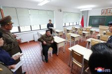 金正恩氏、完工した「朝鮮労働党中央幹部学校」を現地指導