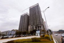 着工から四半世紀が過ぎた今も未完成という重慶市の住宅　(2023年10月、筆者撮影)