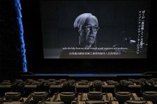 坂本龍一はなぜ「35mmフィルム上映」を熱望したのか　音響監修を務めた“新宿の映画館”がこだわること