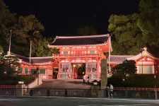 八坂神社は5月25日に夜間に「鈴の緒」を上げると発表