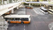 バスの大減便がもたらす日本の衰退…（イメージ）