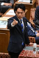 「純一郎さんは今回の出馬に反対している」　小泉進次郎氏が不安視される理由　「妻の滝川クリステルさんがアキレス腱に」