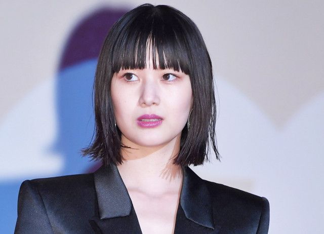 父は名球会入り、夫は日本代表のモデル　父と腕組み花嫁姿が究極に美しい！「お父様も素敵」「カッコ良すぎ♥」
