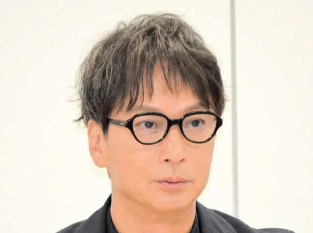 誰か全く分からん　椎名桔平６１歳　完全に別人　激変がすぎる若い姿に騒然「誰だ？」「変装レベル」前髪おろし「韓国俳優みたい」「春日かと」