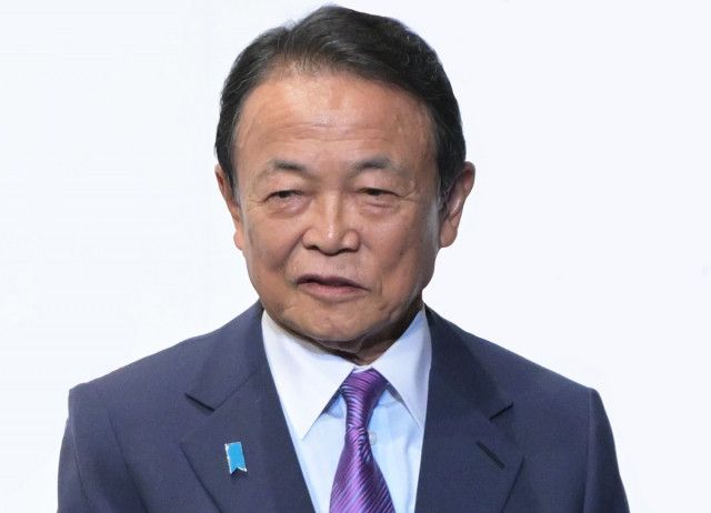 「麻生さんがマフィアｗ」石破首相と会談→麻生太郎氏８４歳がギャングファッションで現る　ネット「笑える」「８４歳全然見えん」「麻生・菅・岸田のメンツ怖すぎる」