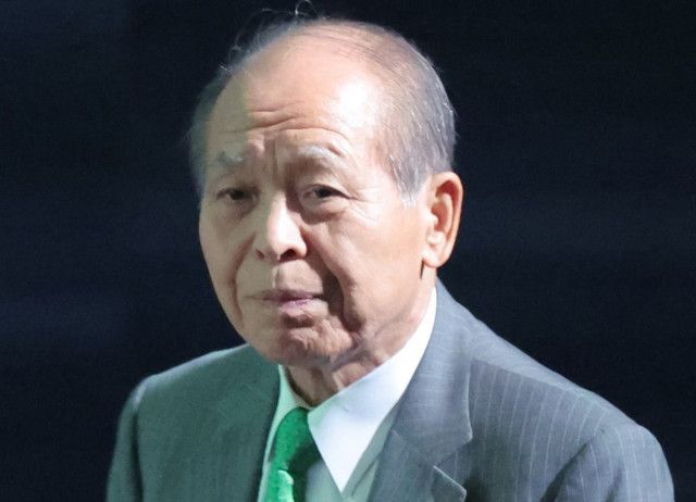 【石破首相】ネット騒然「鈴木宗男さんがド正論ｗ」「娘は石破おろし」議員復活ムネオ氏ＶＳ娘鈴木貴子議員が激突　父「裏金責任取らん連中が石破さんに反発するな！」娘「潔い退陣を！」