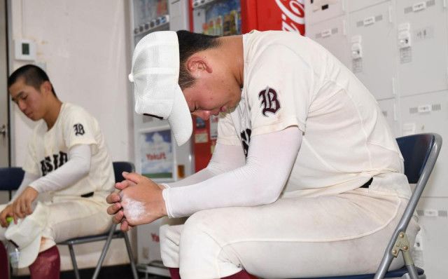 早実が８強敗退　国士舘に敗れ３季連続の甲子園逃す　九回まさかの逆転負け　エース中村８回１失点の力投も九回にリリーフ陣が逆転許す