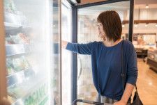 消費者にとって利便性の高い場所に冷凍食品を配置することが重要だ（JGalione/istock）