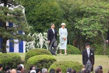 【写真特集】雅子さまは緑に映えるスタイリッシュなスーツで　皇后の「品格」に注目集まる春の園遊会