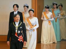 「新年祝賀の儀」で女性皇族は4年ぶり、愛子さまは初めてティアラを着用した＝2024年1月1日、皇居・宮殿