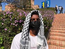UCLAの大学院生でデモに参加しているサミュエル・アーメッド