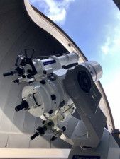 天体観測室の大型望遠鏡