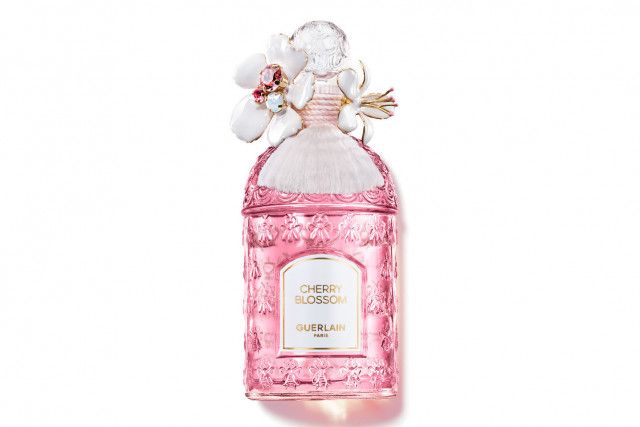 ゲラン“桜香る”24年春フレグランス「チェリーブロッサム」ボトルから取り外せる“桜リング”付き