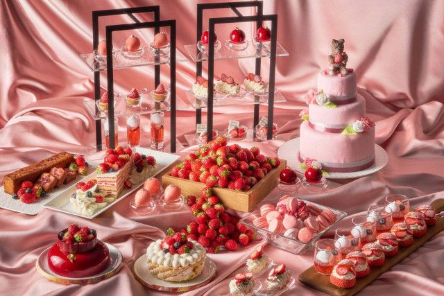 ヒルトン横浜のスイーツブッフェ「いちごの誘惑」“苺”が主役の生絞りモンブランや贅沢ケーキ