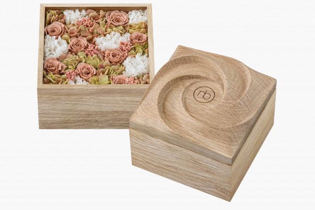 ニコライ バーグマン“折り紙の花”モチーフの限定フラワー