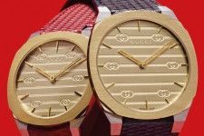 グッチの腕時計「グッチ 25H」新作“現代建築”着想、スリムなケース＆ブルーやゴールドのダイアル