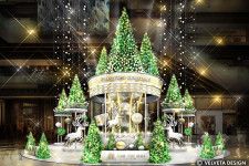 “メリーゴーラウンド風”巨大クリスマスツリーがグランフロント大阪に、ゴールドに灯るイルミネーションも