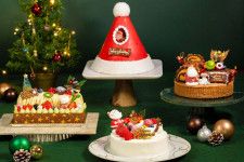 シェラトン・グランデ・トーキョーベイ・ホテルのクリスマスケーキ、“サンタ帽”をかぶったムースケーキ