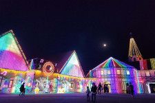 東京ドイツ村の冬イルミネーション、「ガリヴァー旅行記」巨人＆小人の国を表現した光のショーなど