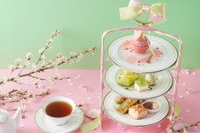 グランドニッコー東京 台場“桜×メロン”アフタヌーンティー、桜ムースを包んだモンブランなど