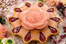 キル フェ ボンの春タルト、“桜×洋梨”や国産苺など旬の素材を贅沢に使用した限定メニュー