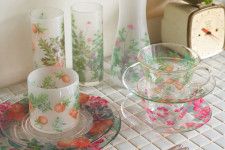 アフタヌーンティー×英国王立植物園「キューガーデン」爽やかな“ボタニカルアート”のガラス製カップなど