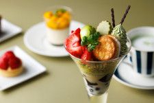 東京ステーションホテル「抹茶パフェ」京抹茶アイス＆ロールケーキや“もちもち”クリームどら焼きをオン