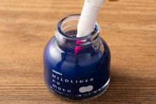 ゼブラ人気ペン「マイルドライナー」のインク誕生、筆先に違う色のインクをつけて“グラデーションペン”に