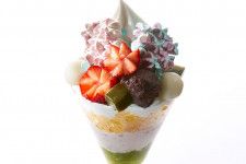 タカノフルーツパーラーの初夏限定“紫陽花”パフェ、抹茶ゼリーやあずきクリームを重ねて