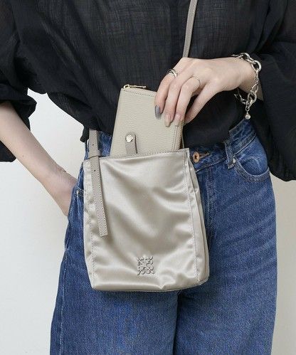 「貴重品だけ持つのに“ちょうどいい”ショルダーバッグ」おすすめ3選