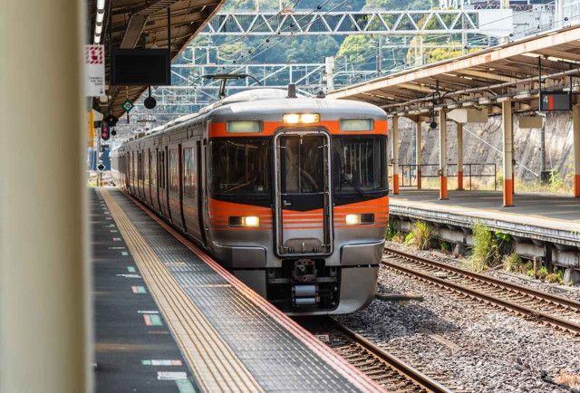 夫が駅で体調不良になり真っ青！→「大丈夫ですか？」見知らぬ人々の『優しさの連鎖』に「感謝」