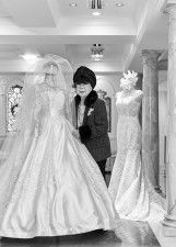 【追悼】桂由美さん「絵本の白雪姫に憧れ、東京大空襲も乗り超えて。日本で初めてウェディングドレスのデザインを手掛けて60年」