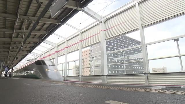 ゴールデンウィーク初日　ＪＲ福島駅の新幹線ホーム賑わう
