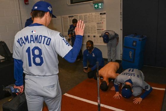 佐々木朗希は「全然シャイじゃない」 山本由伸へ衝撃の土下座…明らかになる“裏の顔”