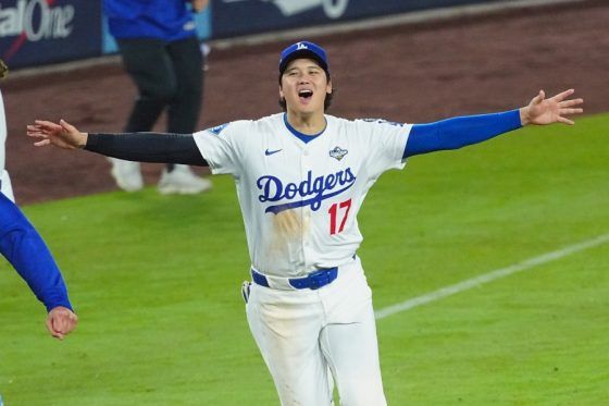 由伸じゃない…大谷翔平が“バックハグ”した人物 歓喜直後の光景に日米感動「最高の1枚」