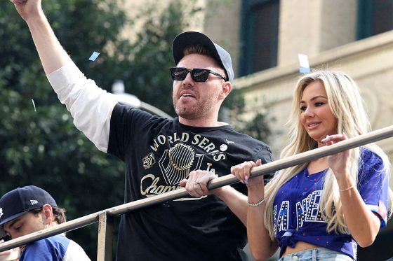 ド軍剛腕の美人妻、ベッツのパーティでまさかの行動 フリーマン妻が愕然して投稿